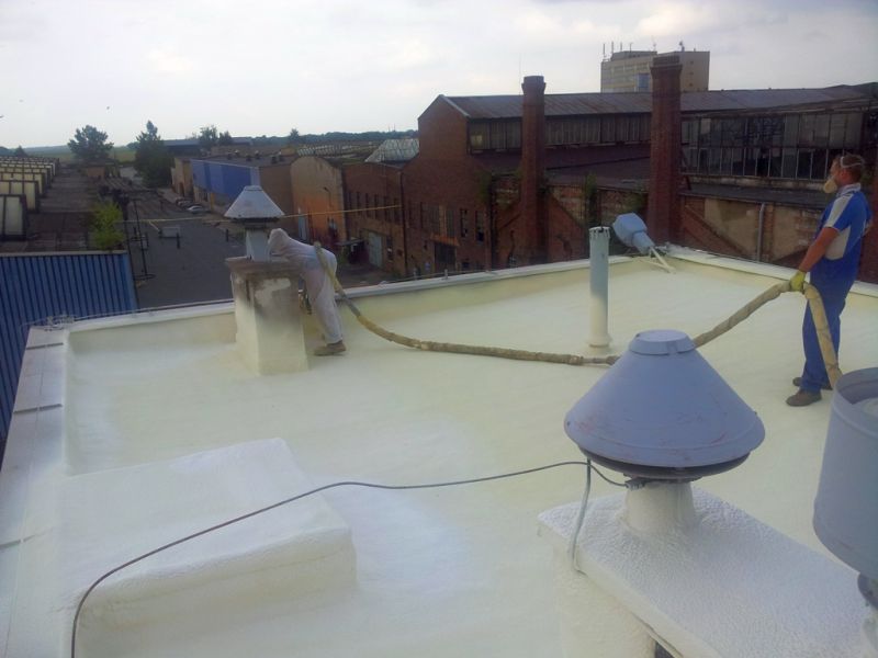 Remont dachu - izolacja PoliuretanSpray S-403 i UreSpray
