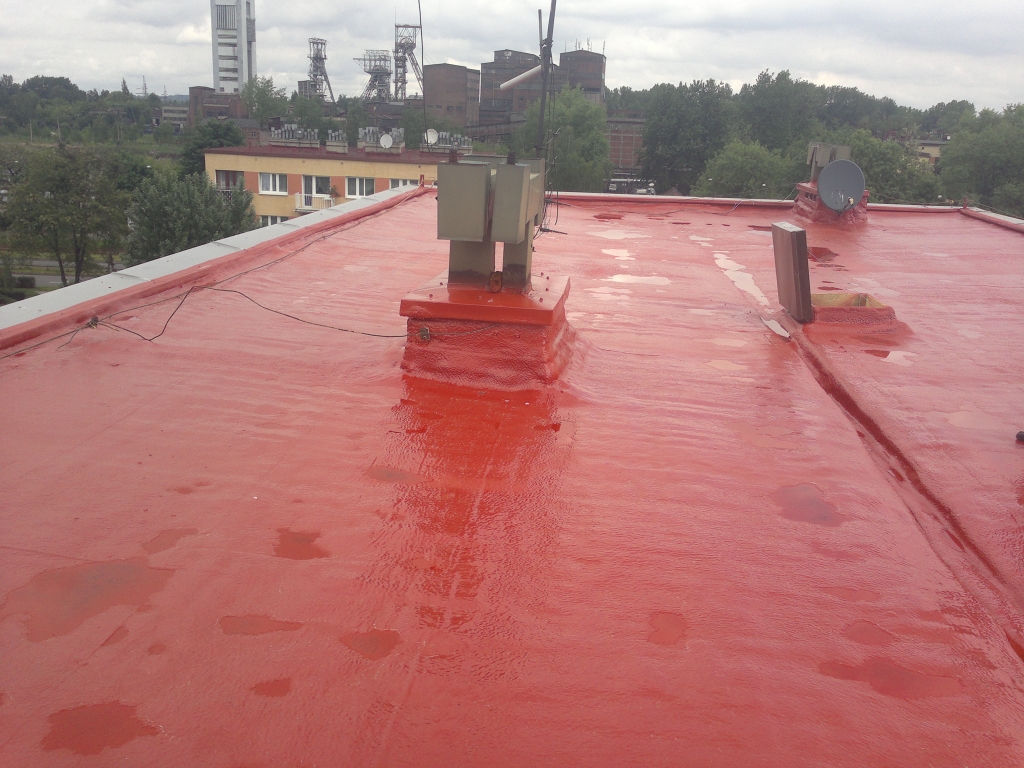 remont dachu poliuretanową pianką